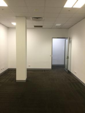 DTB First Floor T8 Large Vacant Office Space 35m2 Rear to Front View
