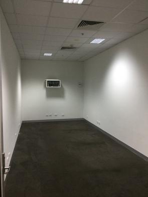 DTB First Floor T9 Vacant Lease Office Space Front to Rear pic 2